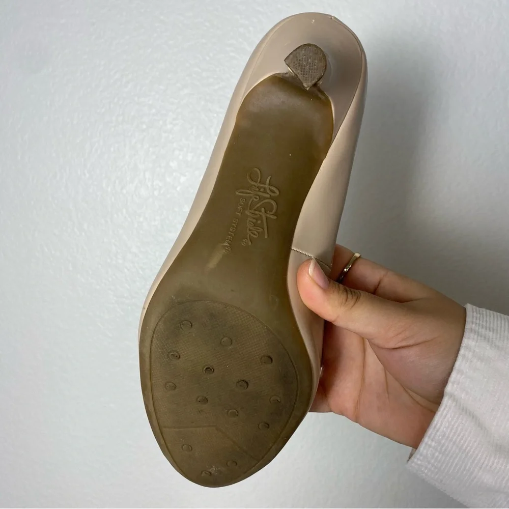 Gently Worn Lifestride Soft System Parigi Pump in Taupe Glory Size 8